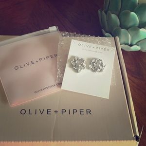 🛑SOLD🛑 NEW!! Olive+Piper MILA studs